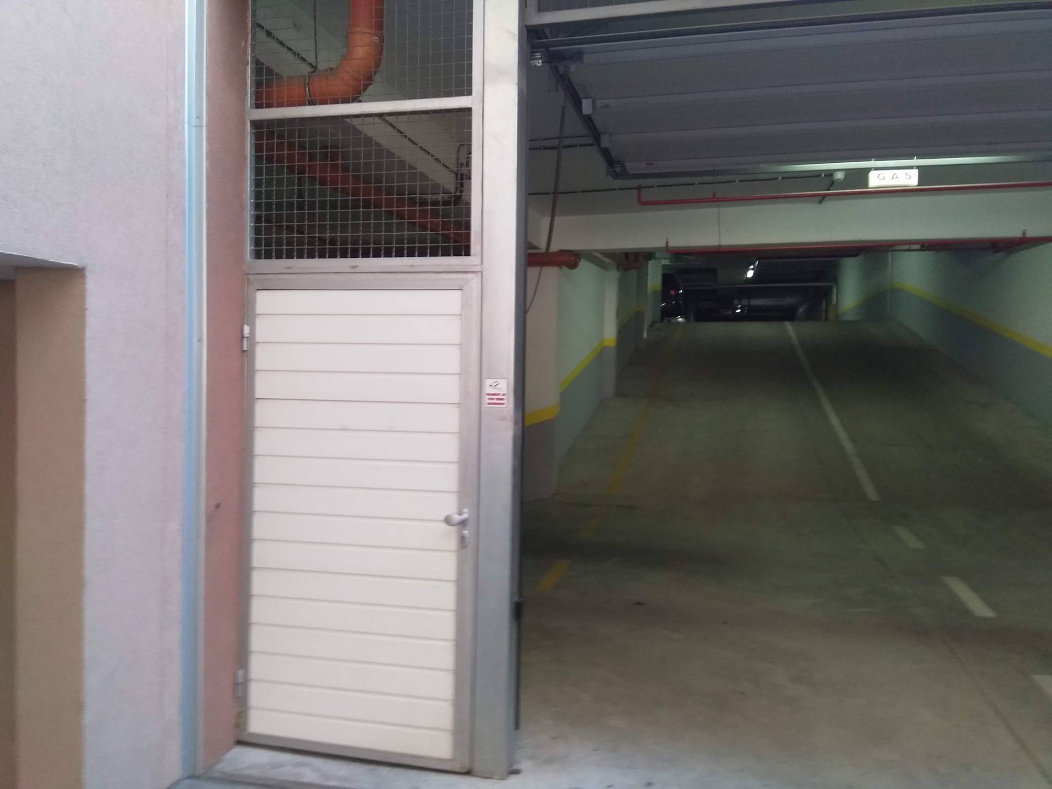 Garazna vrata i motor