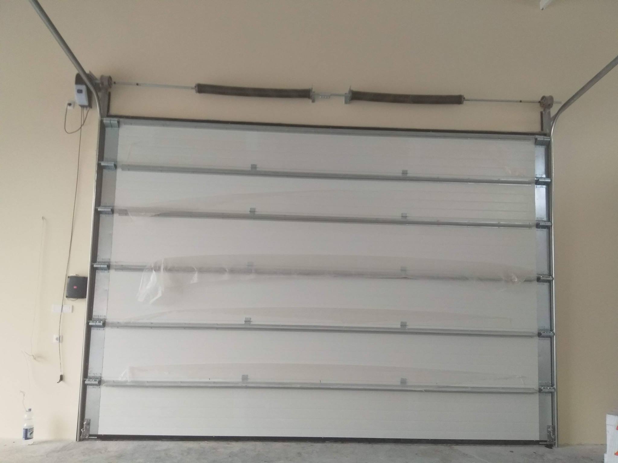 Garazna vrata i motor