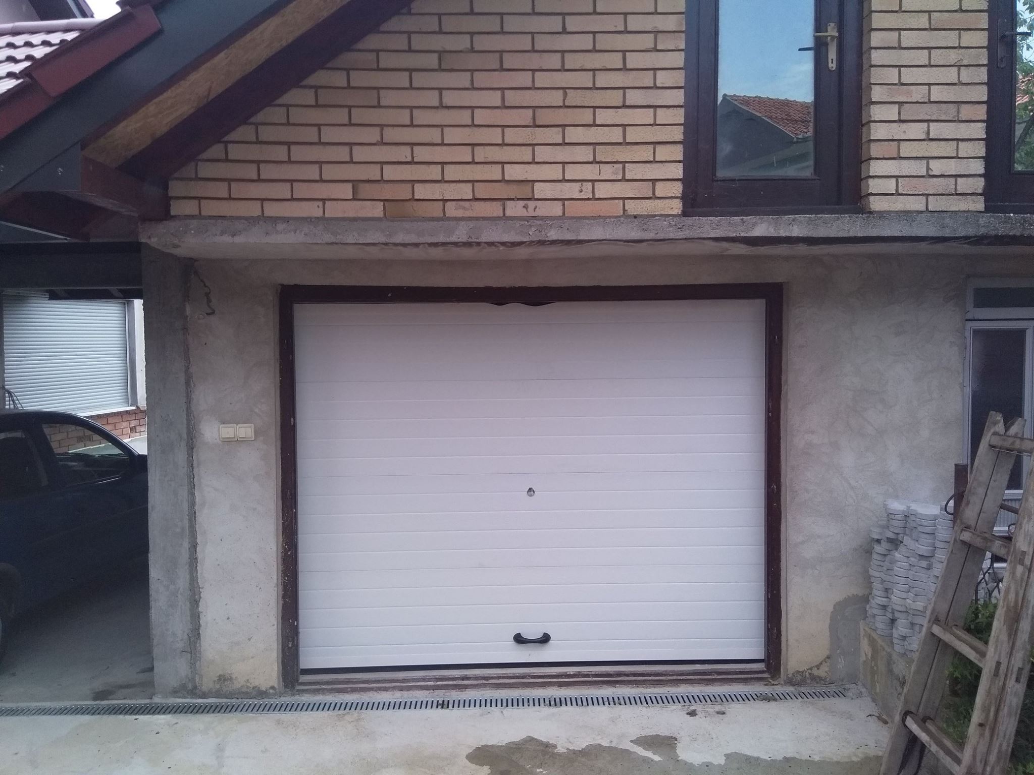 Garazna vrata i motor