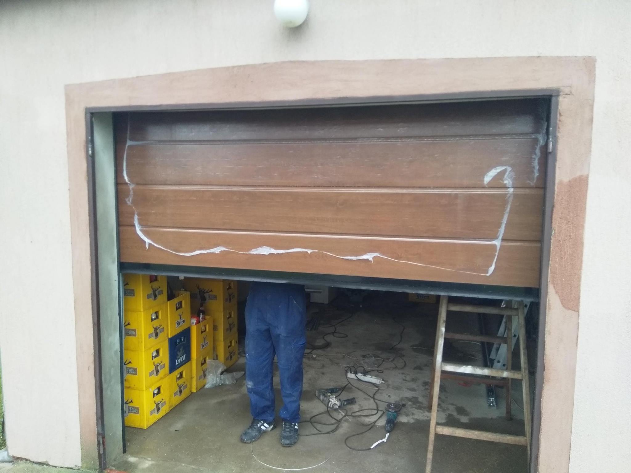 Garazna vrata i motor